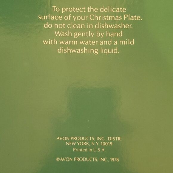 Vintage 1978 Avon Collector Plate "Trimming the Tree" - Picture 9 of 9